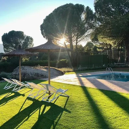 Casa Valdesanmartin - Country House, 10500Sqm, Pool, Paddel & Bbq El Tiemblo Exterior photo