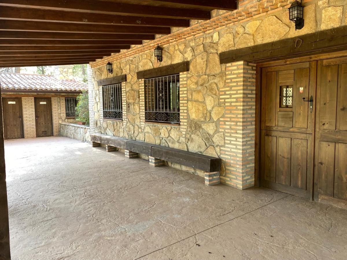 Casa Valdesanmartin - Country House, 10500sqm, Pool, Paddel & Bbq *