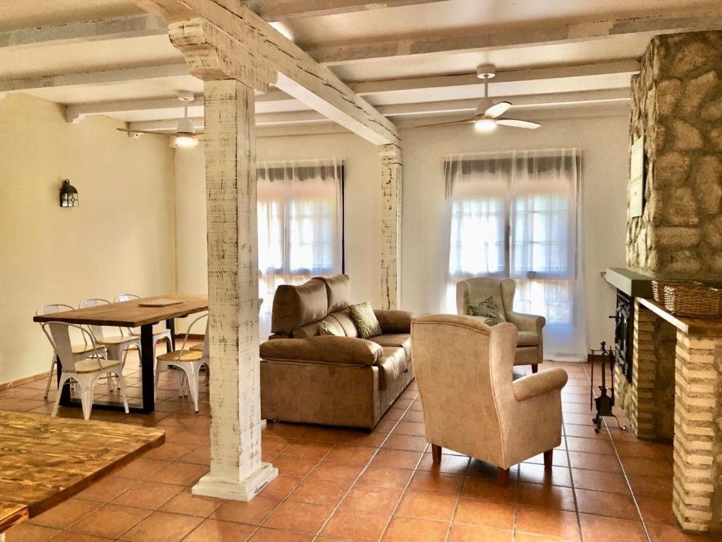 Casa Valdesanmartin - Country House, 10500sqm, Pool, Paddel & Bbq