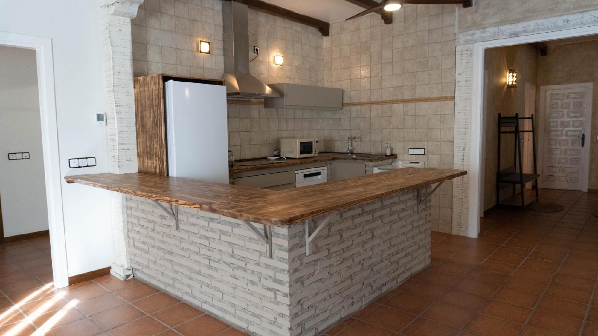 Casa Valdesanmartin - Country House, 10500sqm, Pool, Paddel & Bbq *