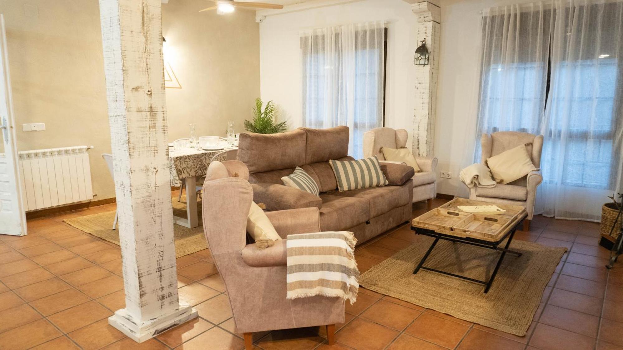 Holiday home Casa Valdesanmartin - Country House, 10500sqm, Pool, Paddel & Bbq *