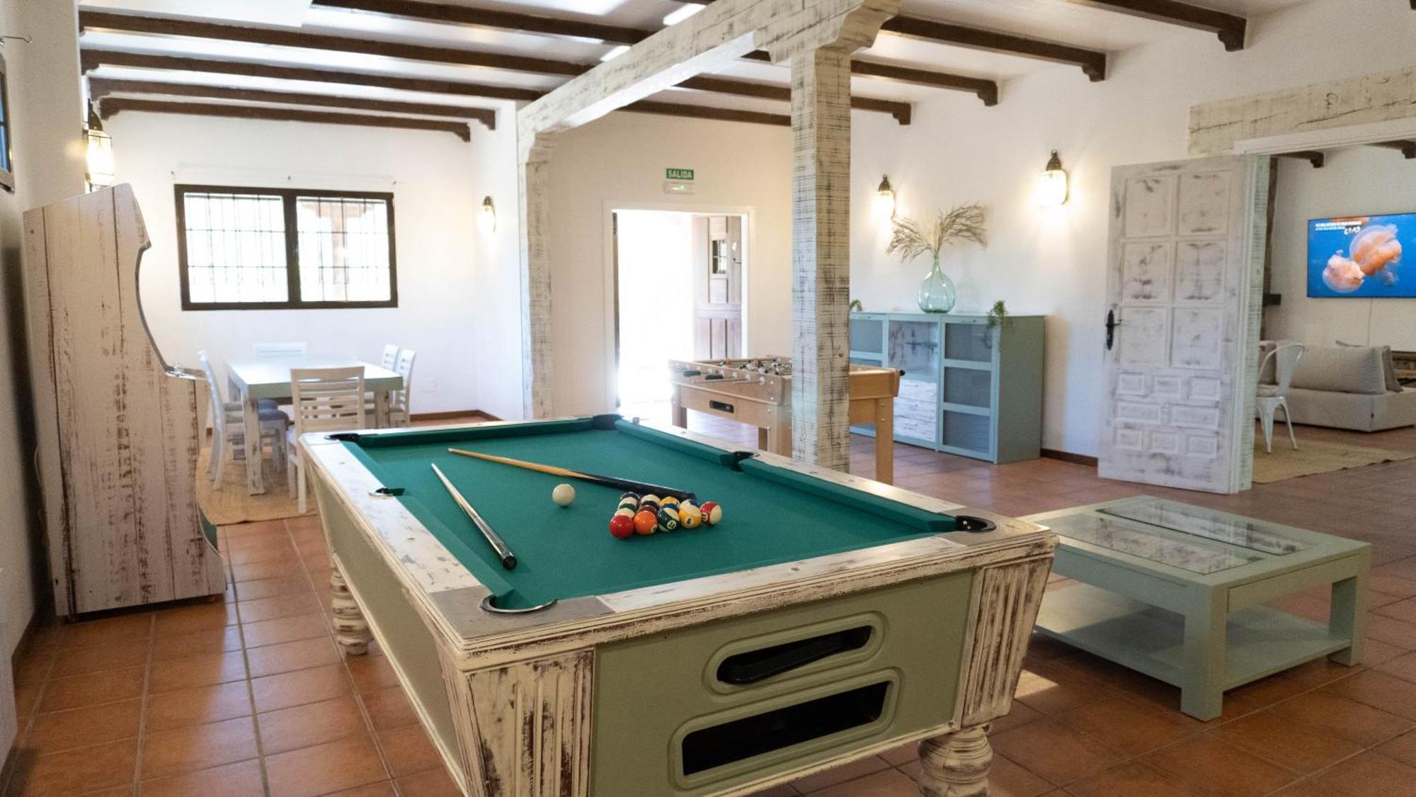Casa Valdesanmartin - Country House, 10500sqm, Pool, Paddel & Bbq El Tiemblo