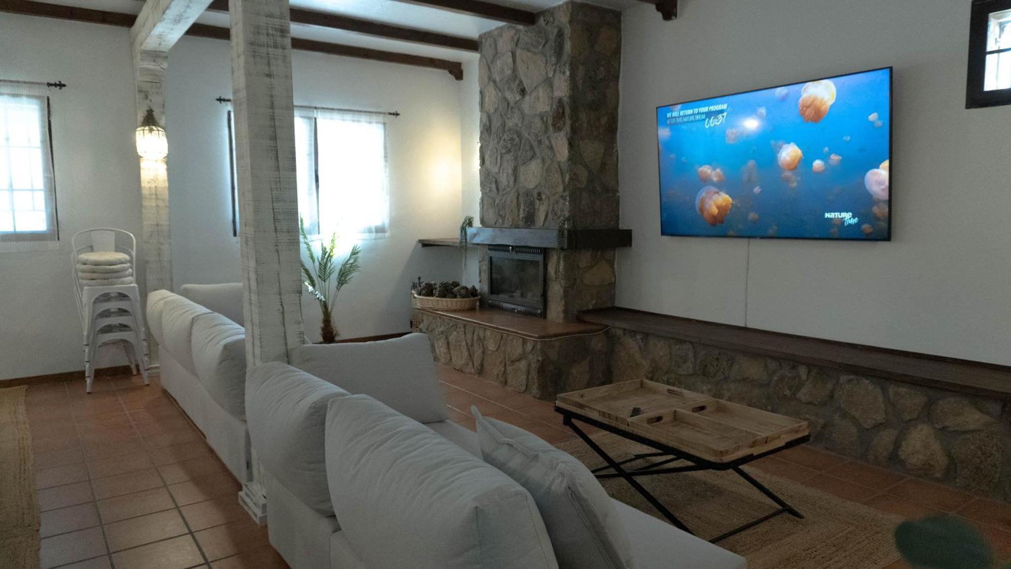 Casa Valdesanmartin - Country House, 10500sqm, Pool, Paddel & Bbq Holiday home *